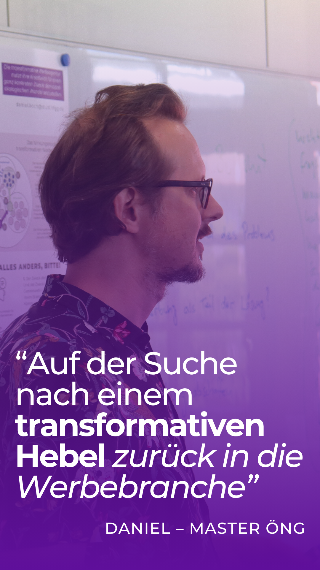 Daniel, Student des Masters an der HfGG in seitlicher Ansicht.