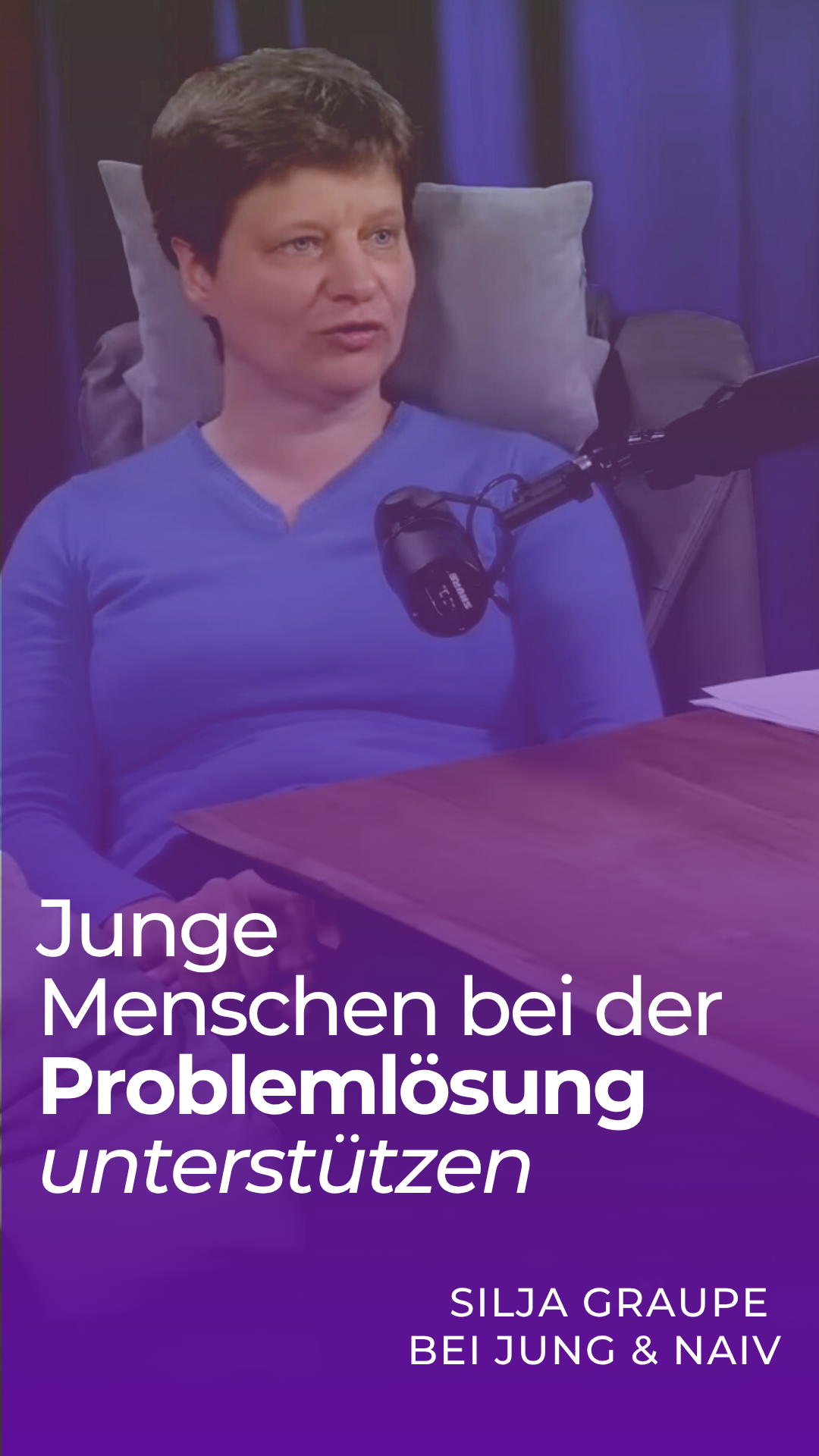 Prof. Dr. Silja Graupe, Präsidentin und Professorin an der HfGG bei dem Youtube-Format Jung & Naiv.